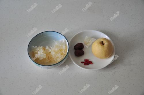 银耳雪梨糖水