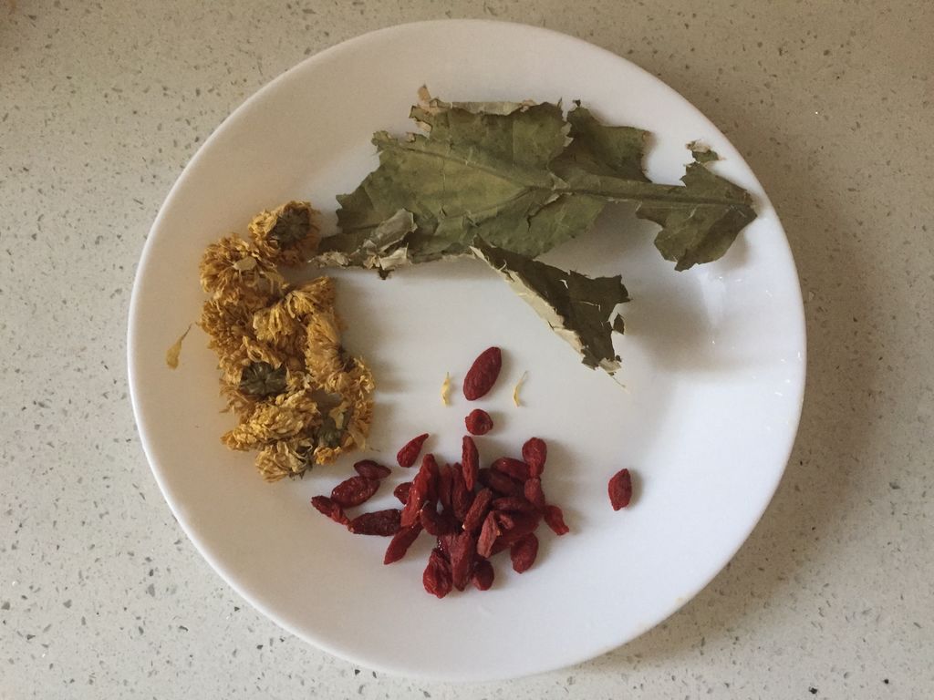 荷叶枸杞菊花茶