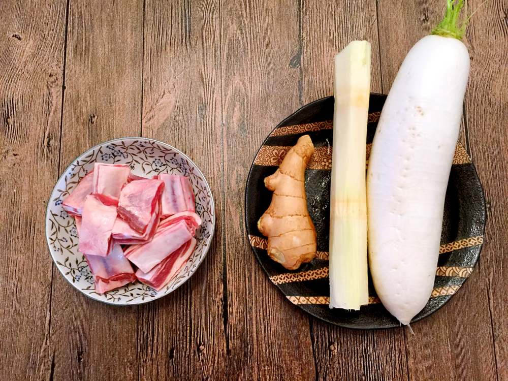甘蔗羊排白萝卜煲