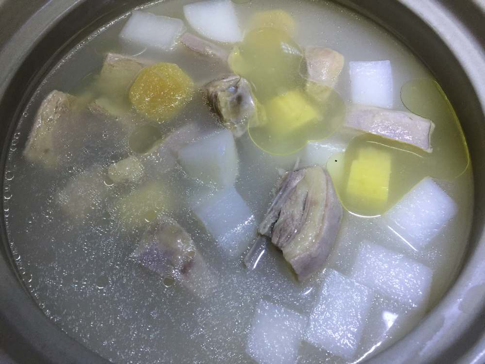 甘蔗羊排白萝卜煲