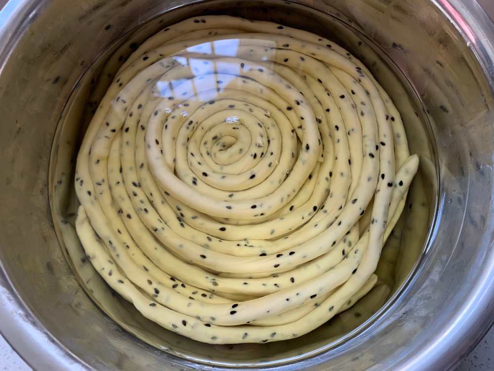 馓子，教你在家炸馓子，简单酥脆，非常好吃