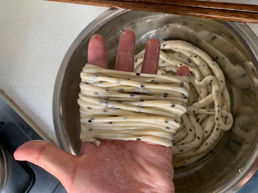 馓子，教你在家炸馓子，简单酥脆，非常好吃