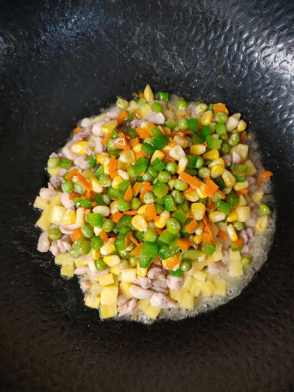 菠萝炒饭这样做，简单又好吃！