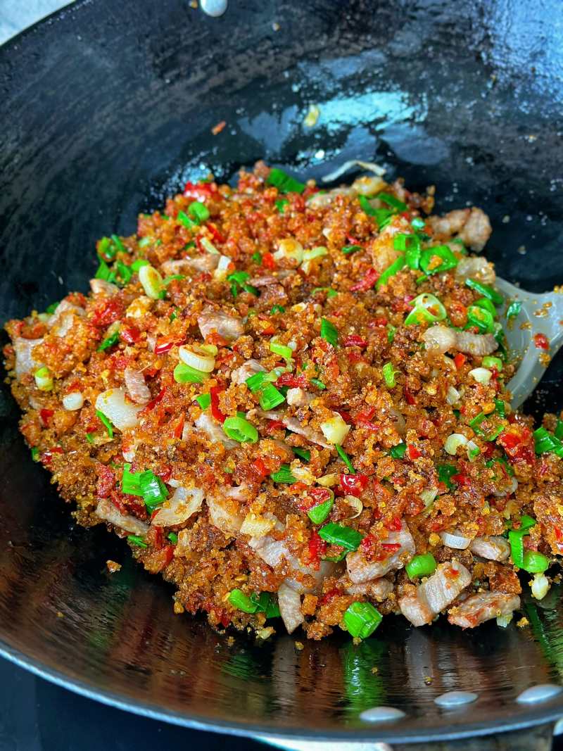 五花肉炒榨广椒