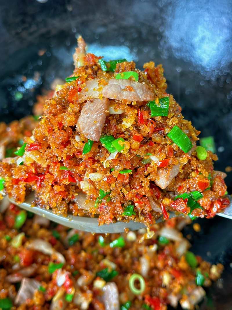 五花肉炒榨广椒