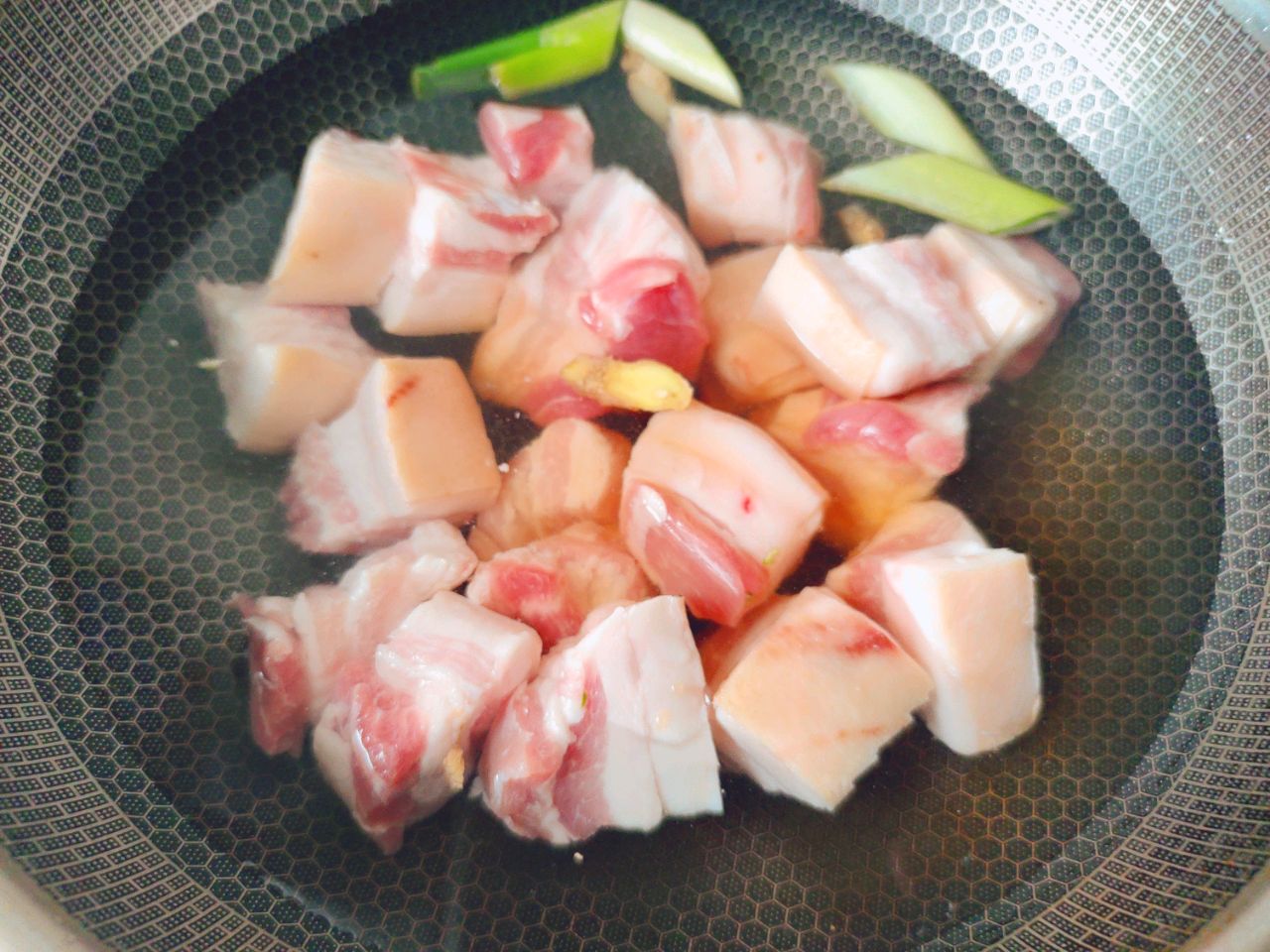 不加一滴水的红烧肉