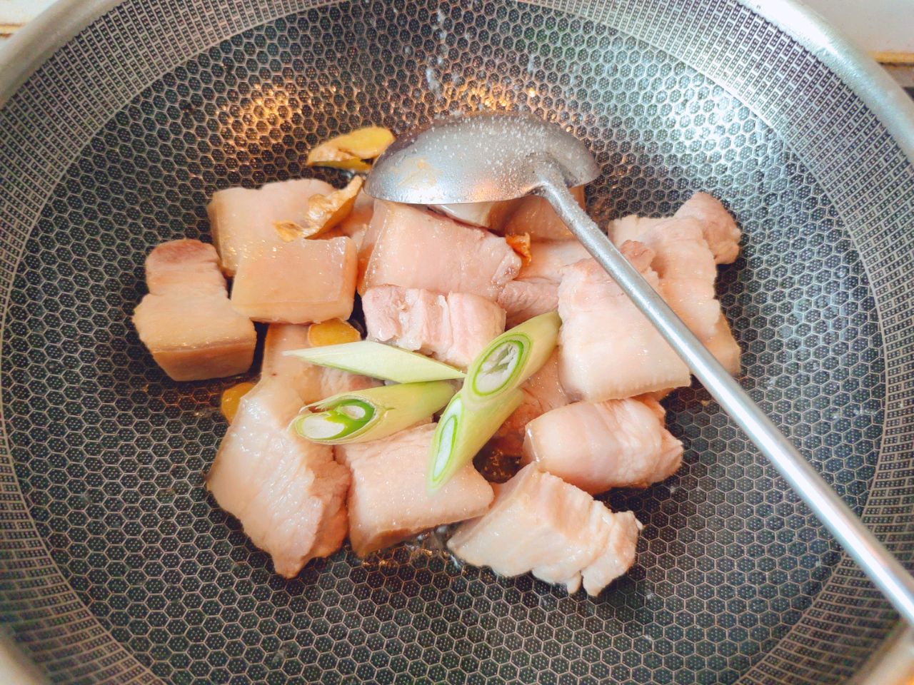 不加一滴水的红烧肉