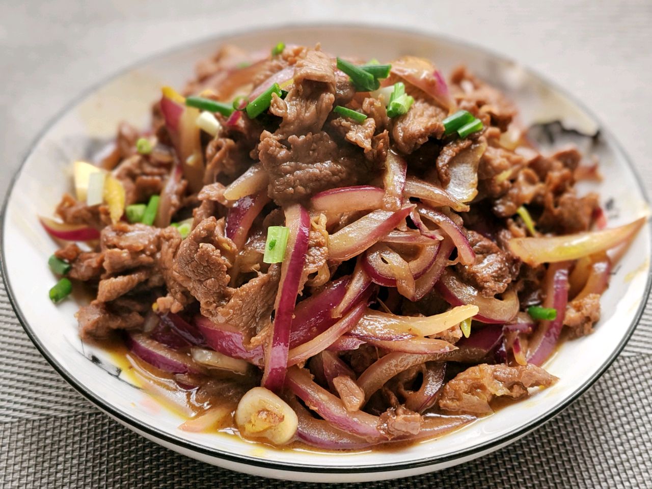 洋葱炒牛肉