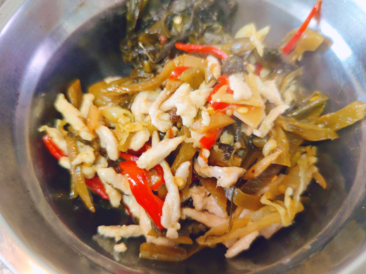 老坛酸菜肉丝面