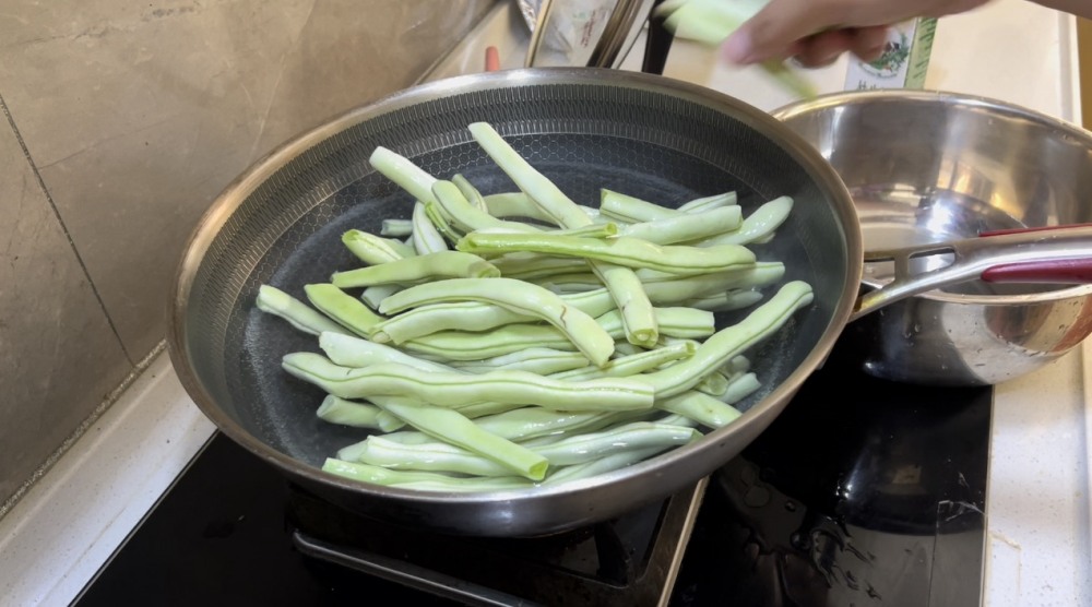 辽宁特色美食桲椤叶饼