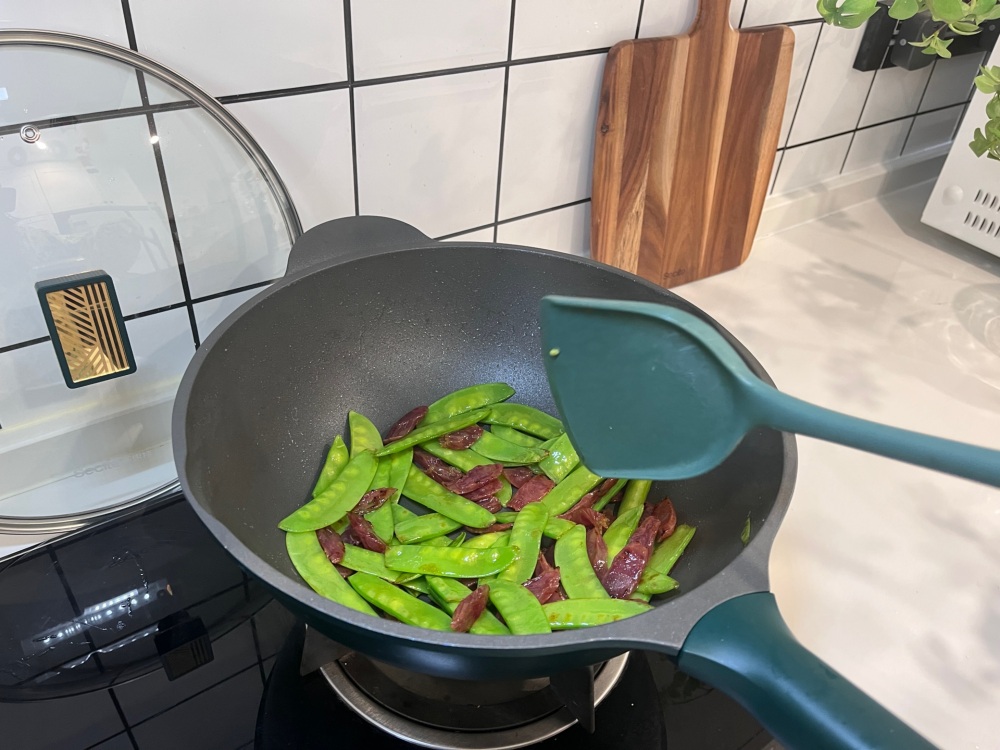 荷兰豆炒腊肠