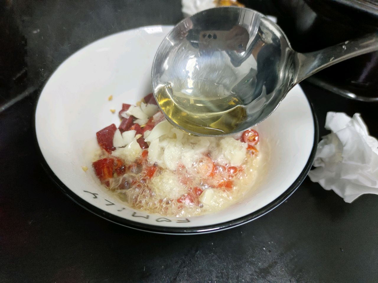 鱼腥草拌蒜薹
