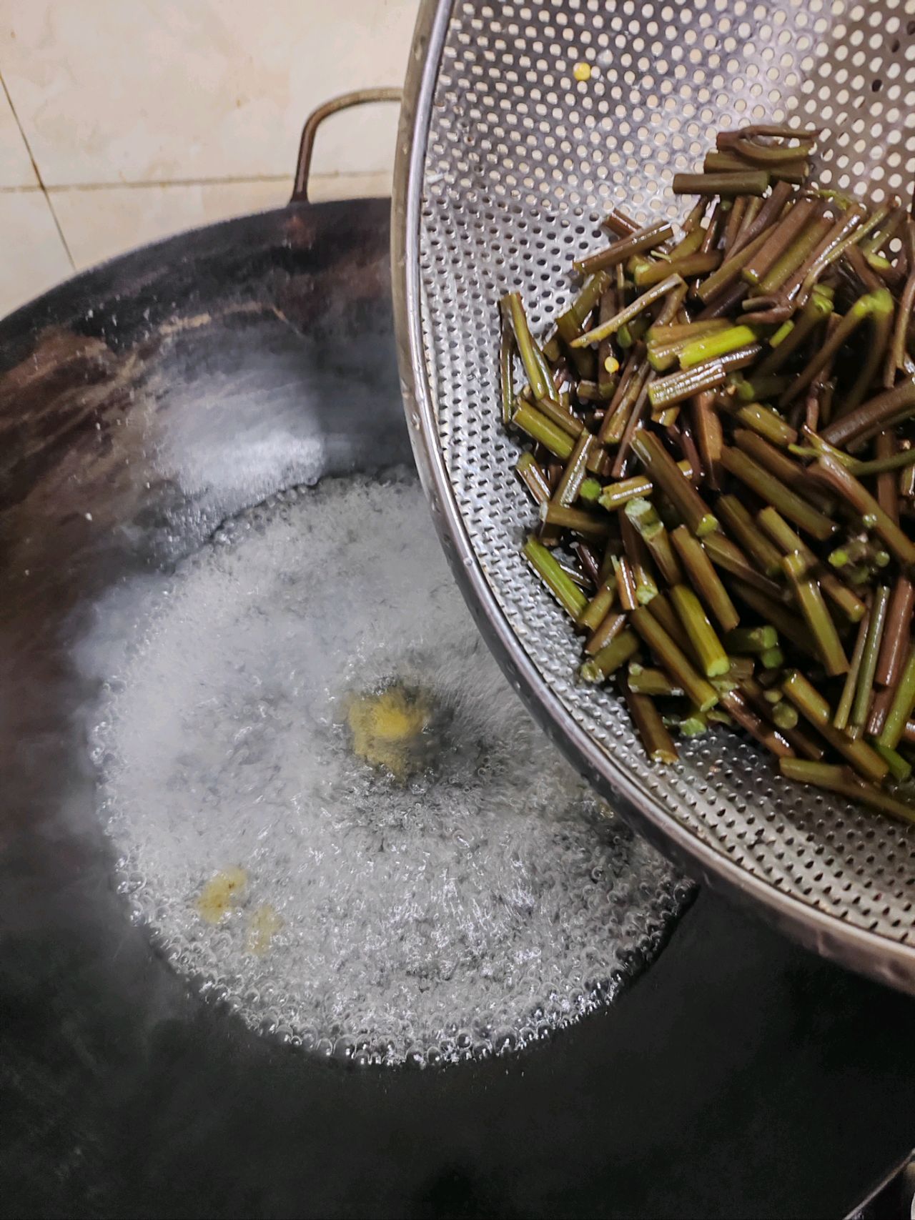 肉沫炒蕨菜