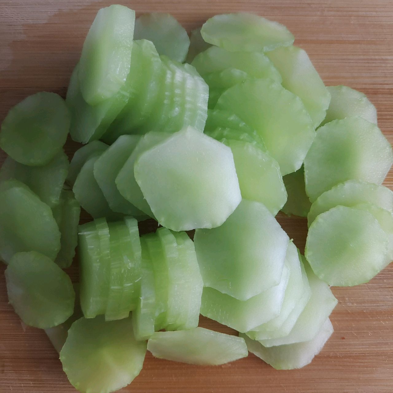 莴苣蒸鱼片