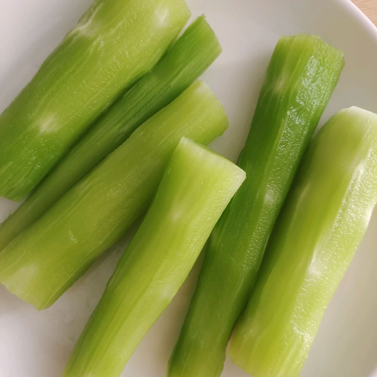 白灼莴苣