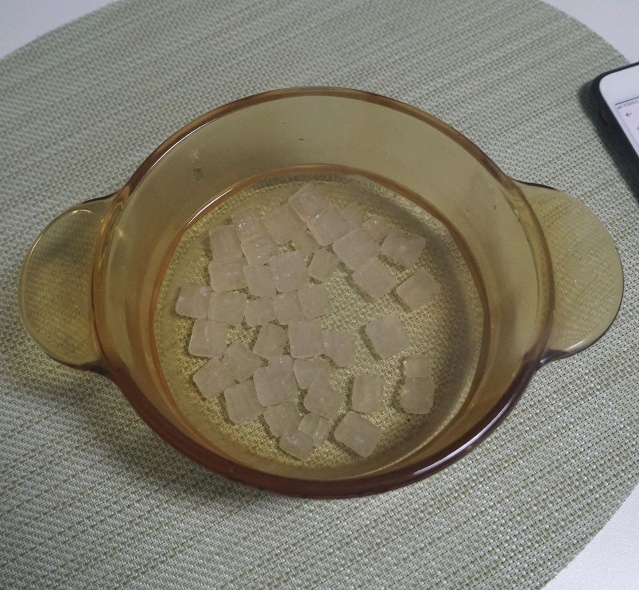 自制润肺养颜的枇杷膏