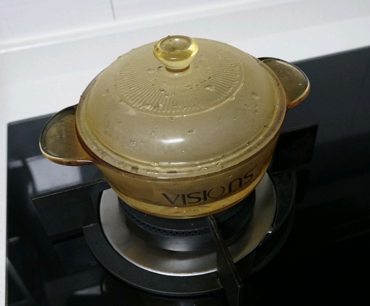 自制润肺养颜的枇杷膏