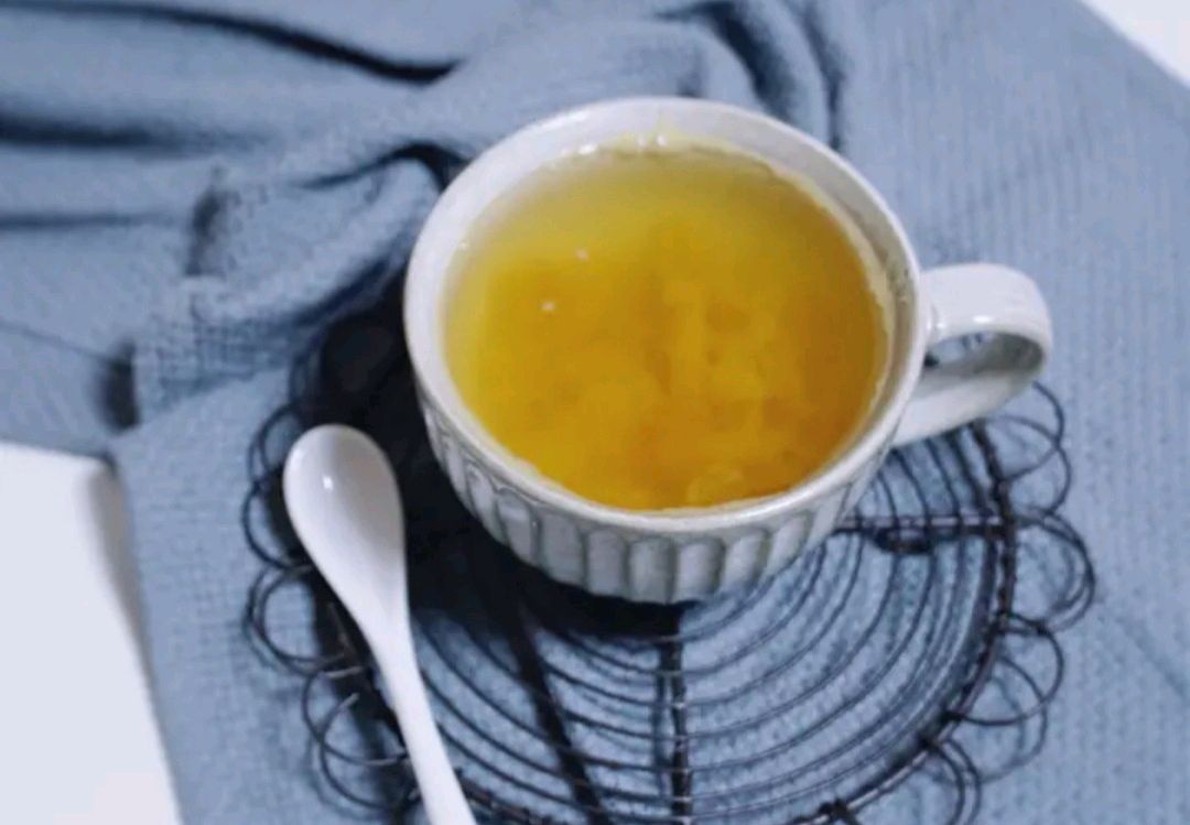 自制润肺养颜的枇杷膏