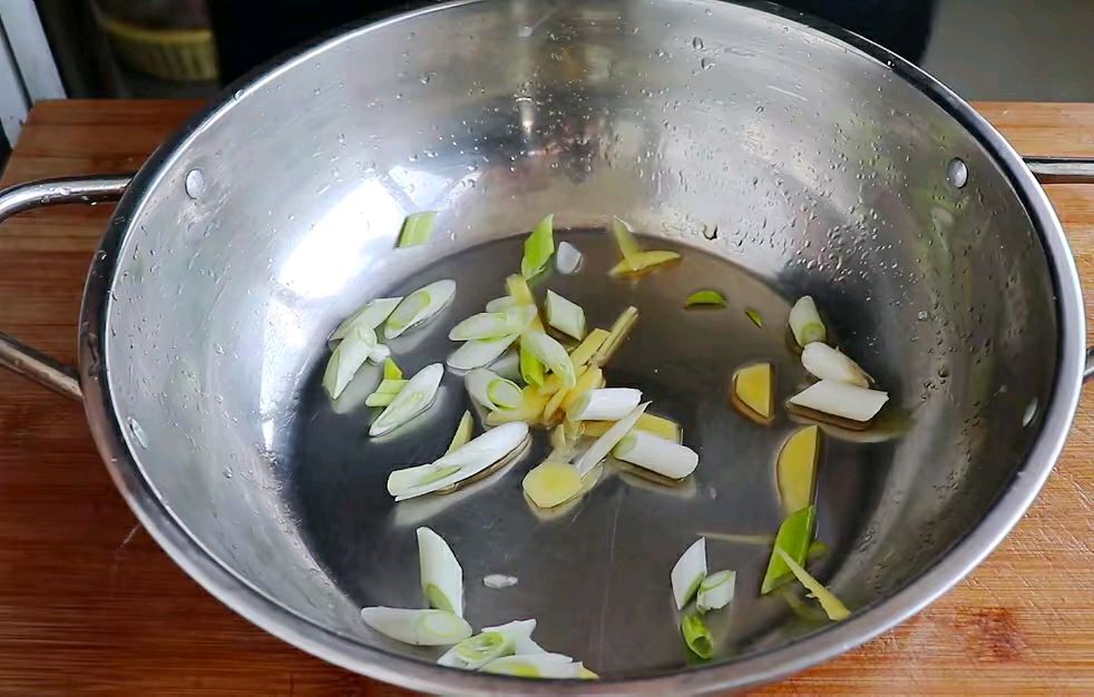 清蒸鲈鱼