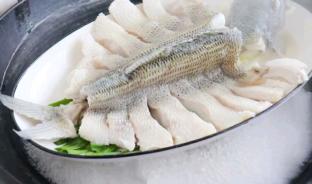清蒸鲈鱼
