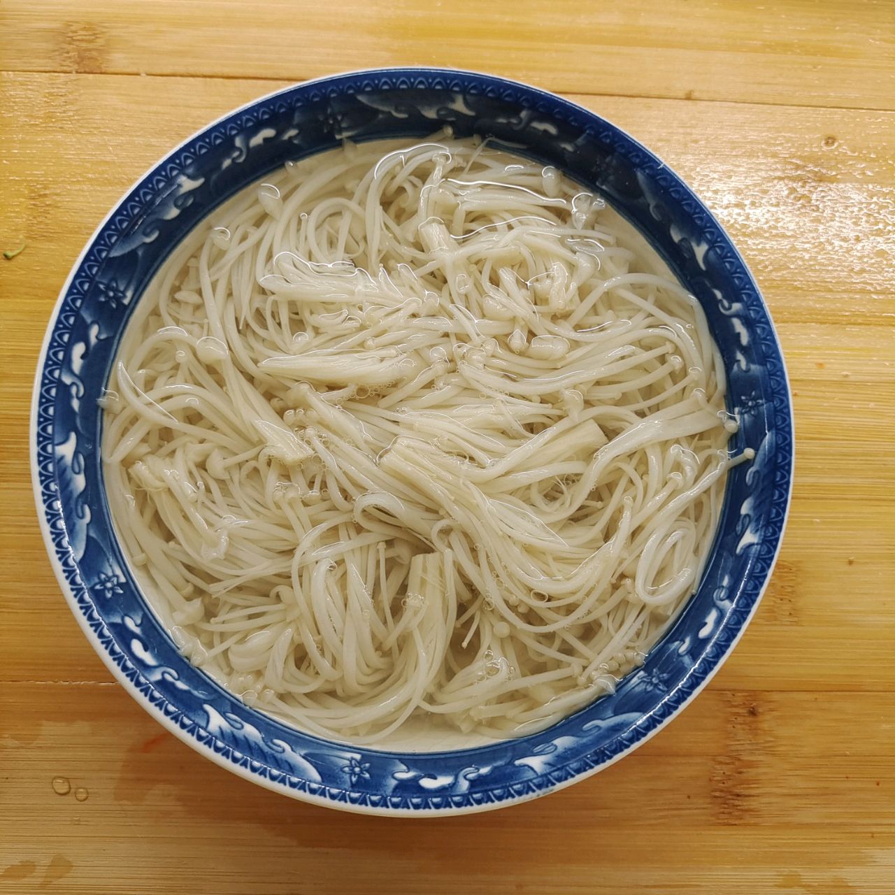 酸辣爽脆捞汁毛肚金针菇