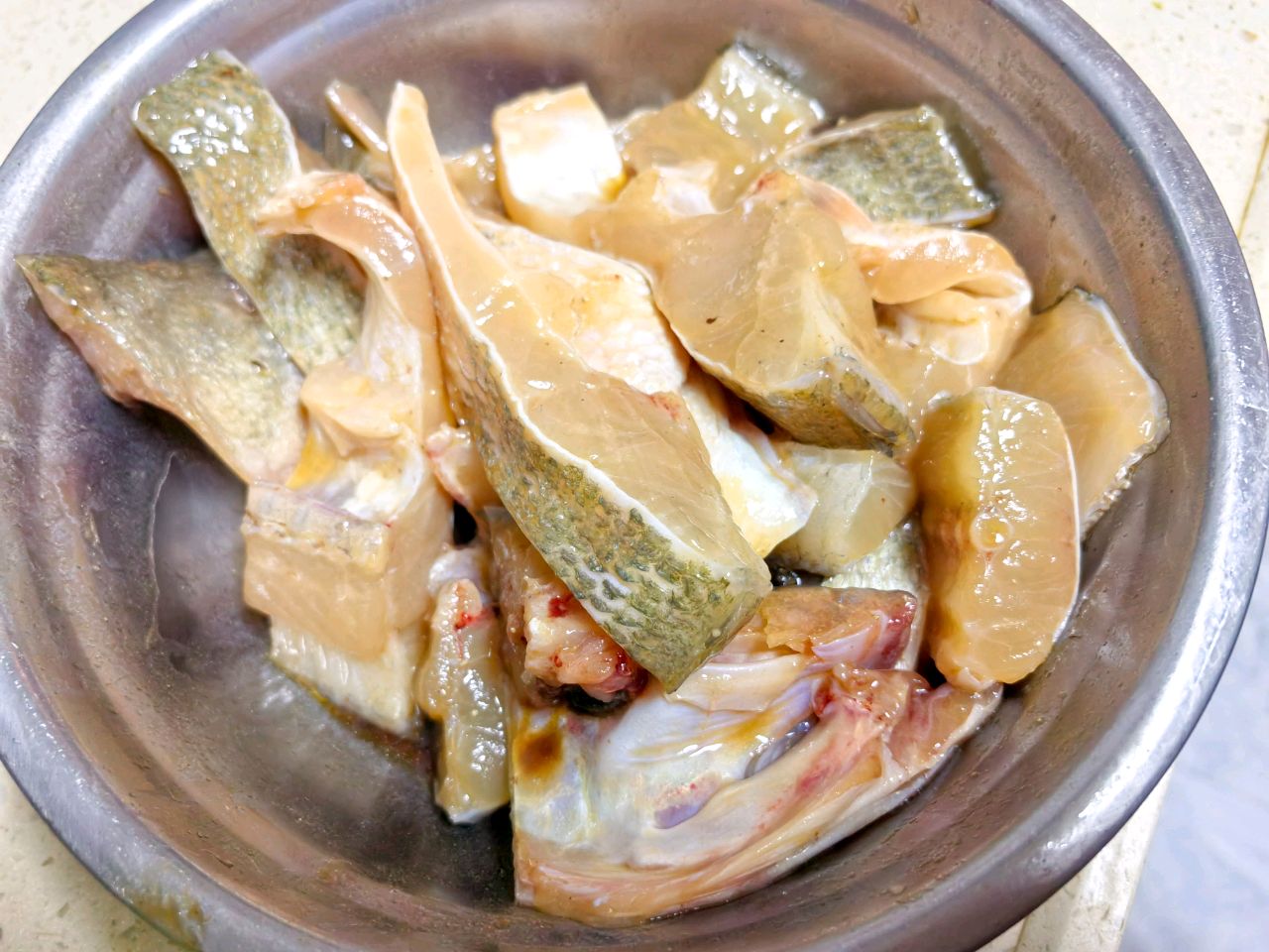 砂锅焗鲈鱼