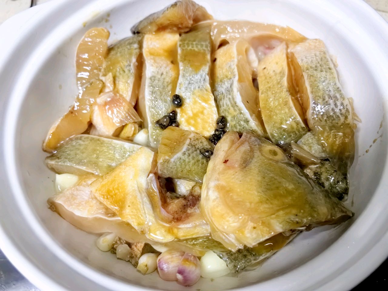 砂锅焗鲈鱼