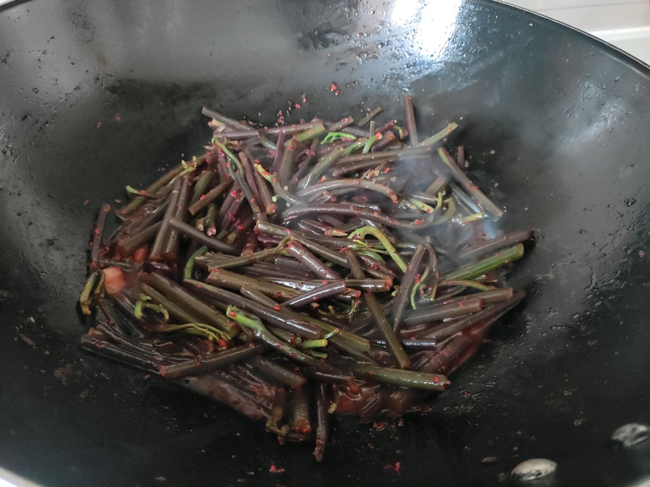 红糟炒蕨菜