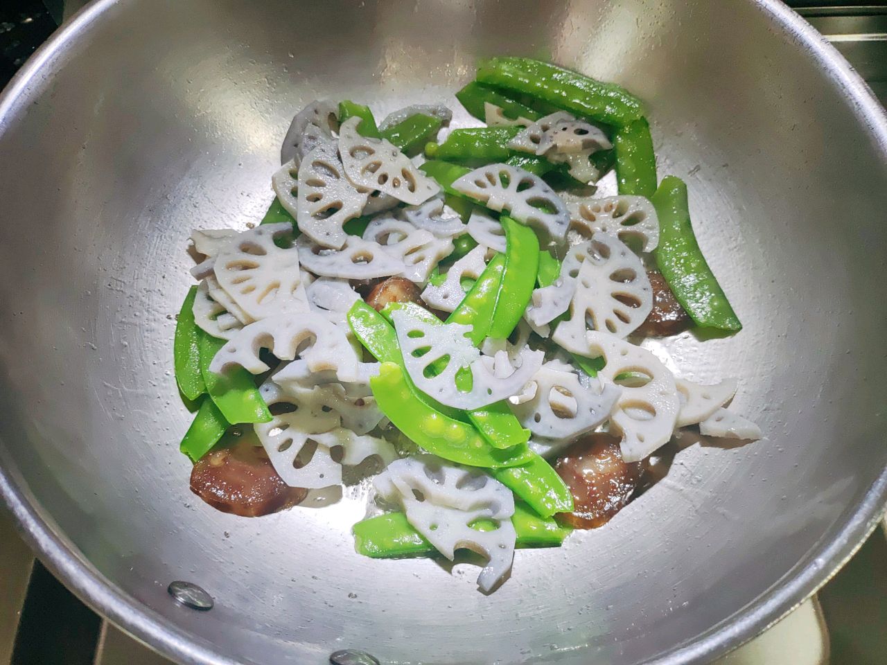 腊肠藕片荷兰豆