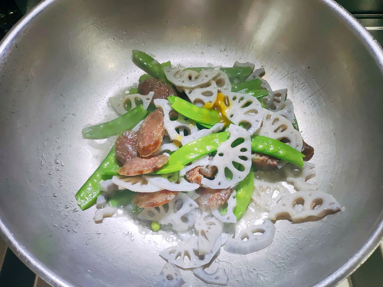 腊肠藕片荷兰豆