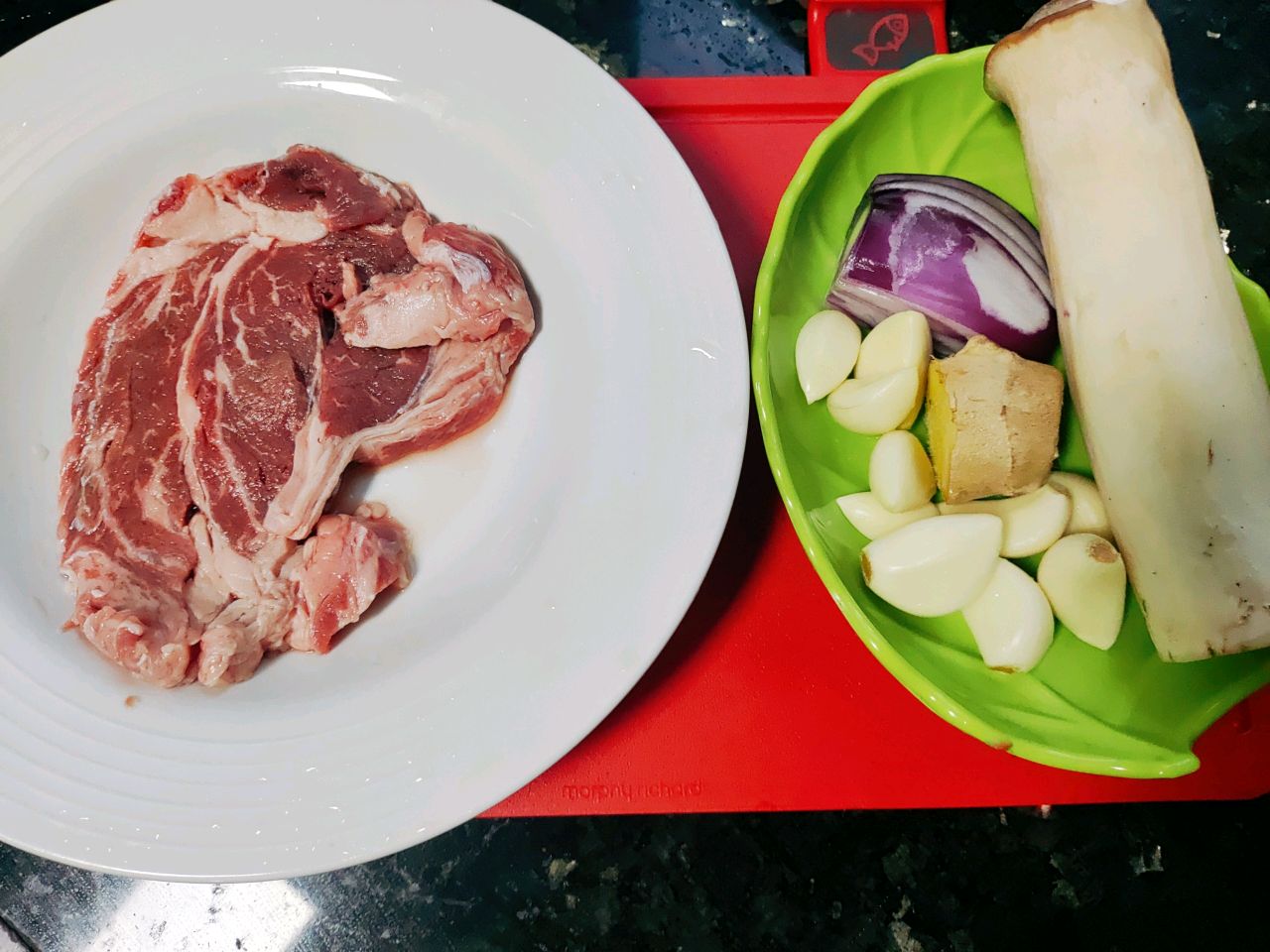 黑椒牛排杏鲍菇