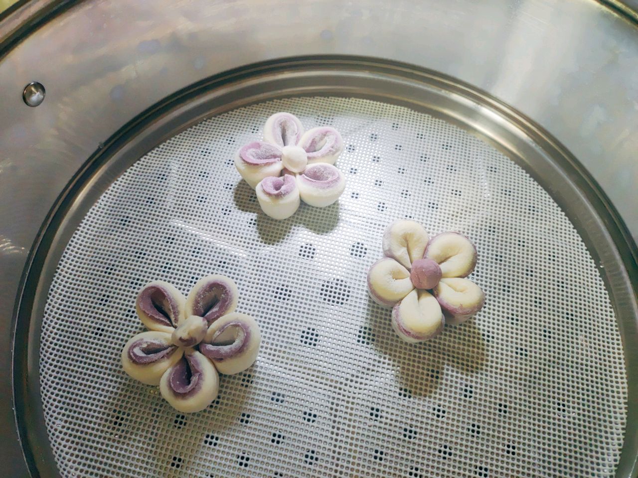 双色花朵馒头