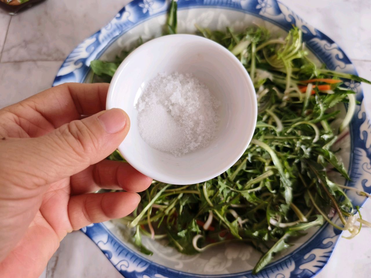 凉拌酸辣婆婆丁