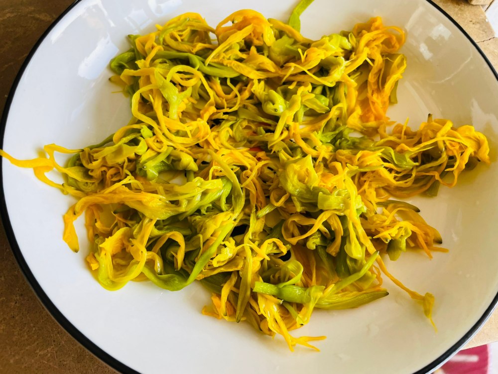 黄花菜炒鸡蛋