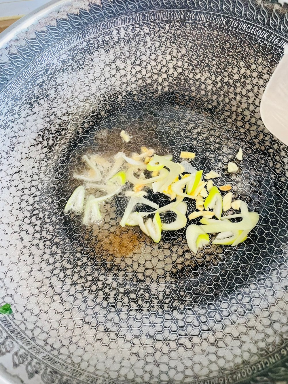 黄花菜炒鸡蛋
