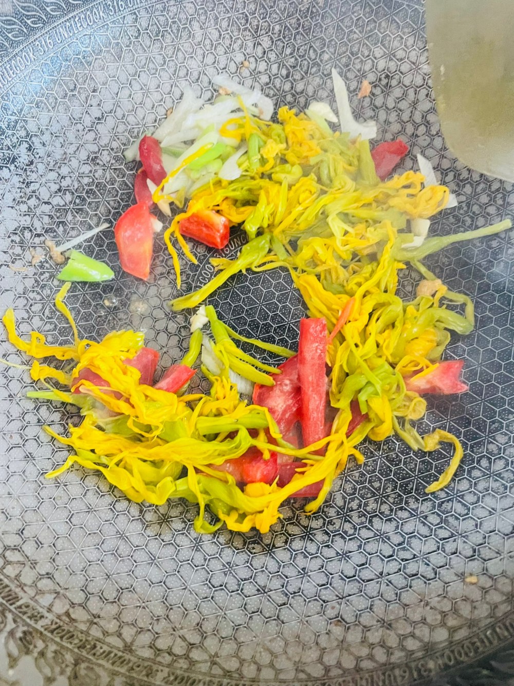 黄花菜炒鸡蛋