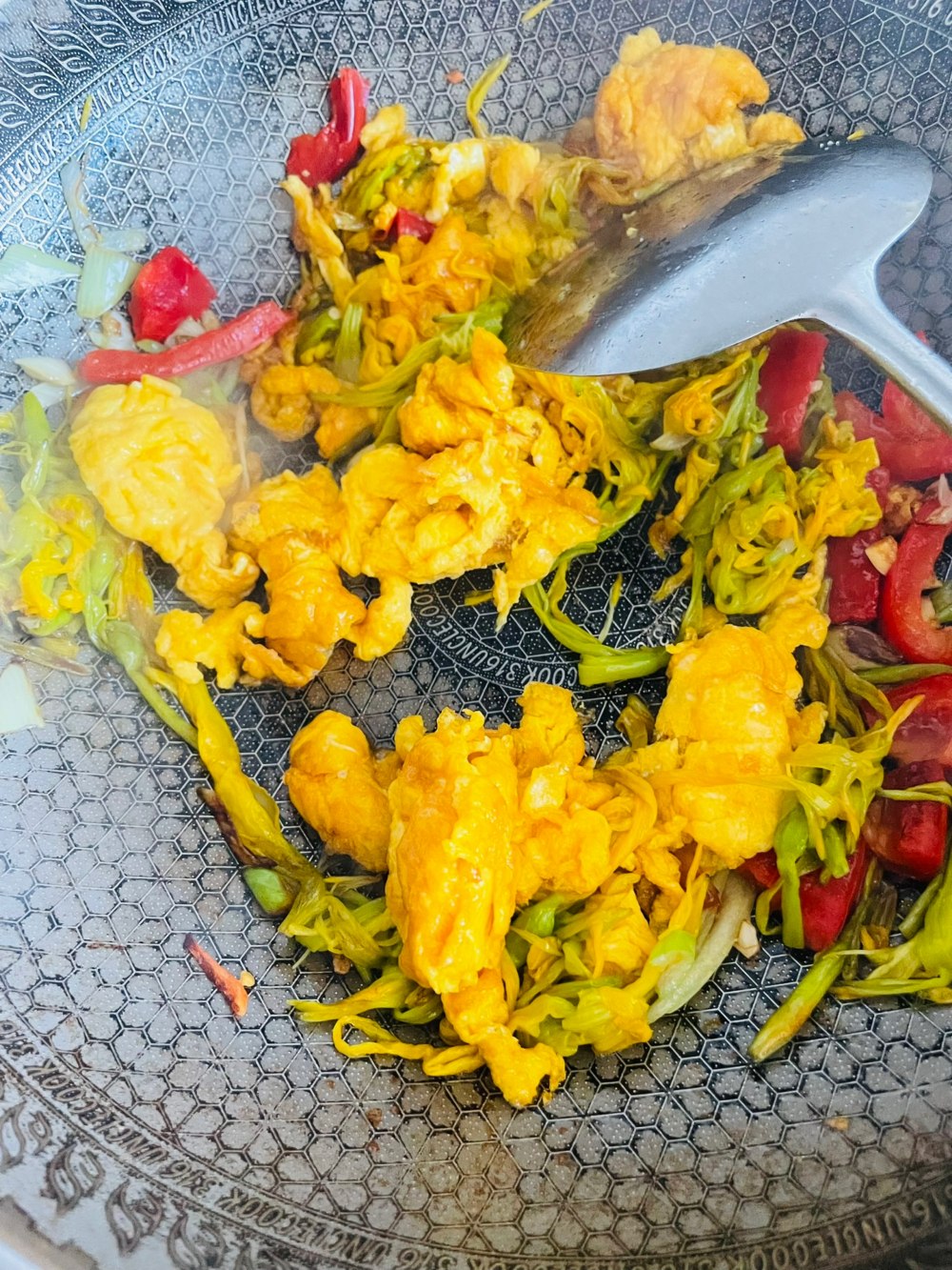 黄花菜炒鸡蛋