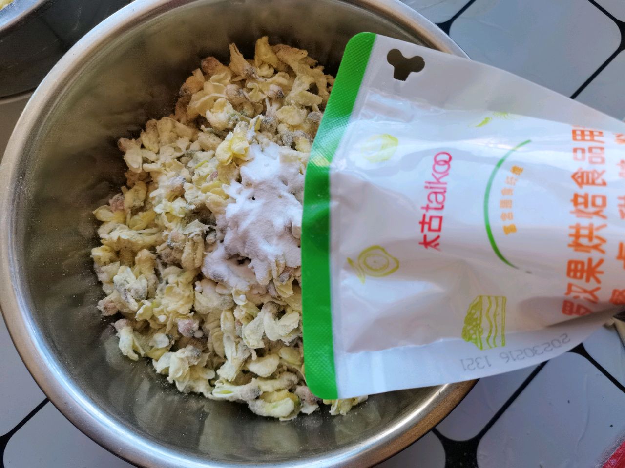 五月槐花香槐花怎么做才好吃？