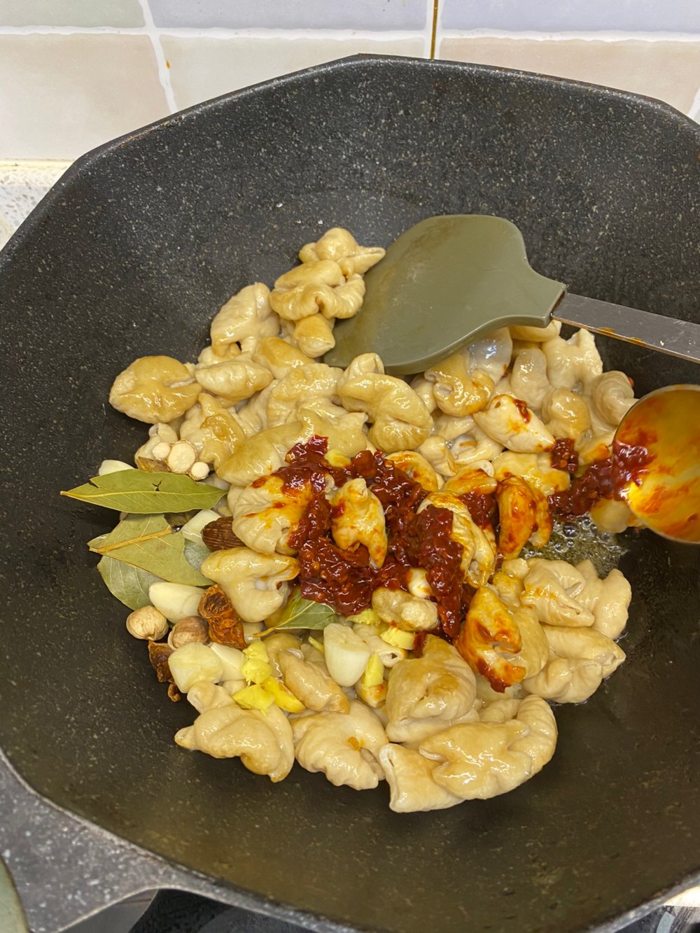 川味红烧肥肠