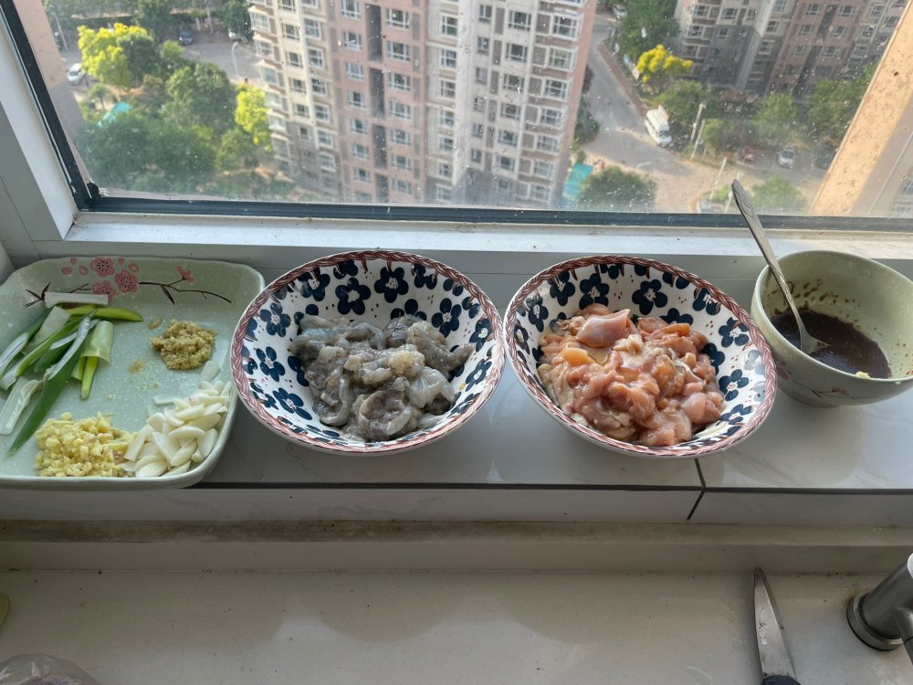 鸡里蹦