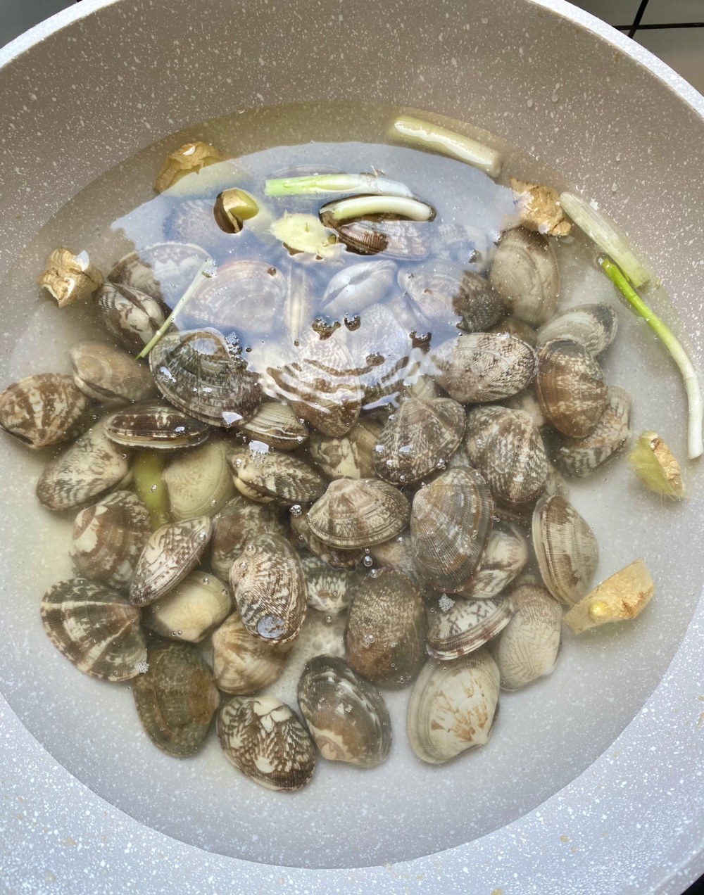 麻辣川香汁凉拌花甲