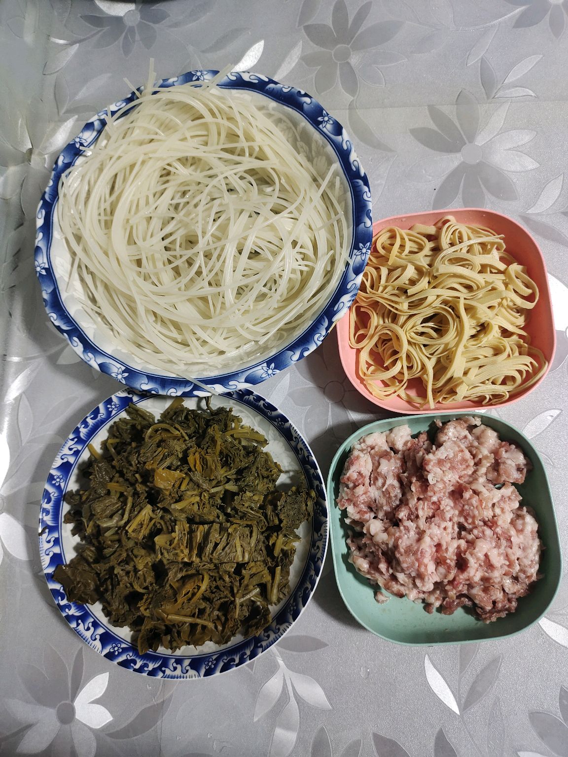 酸菜肉沫米粉