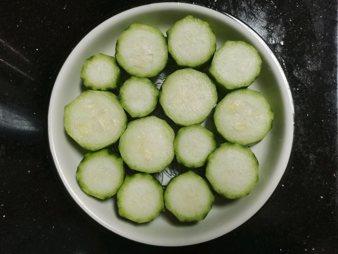 丝瓜牛肉蒸白贝花甲