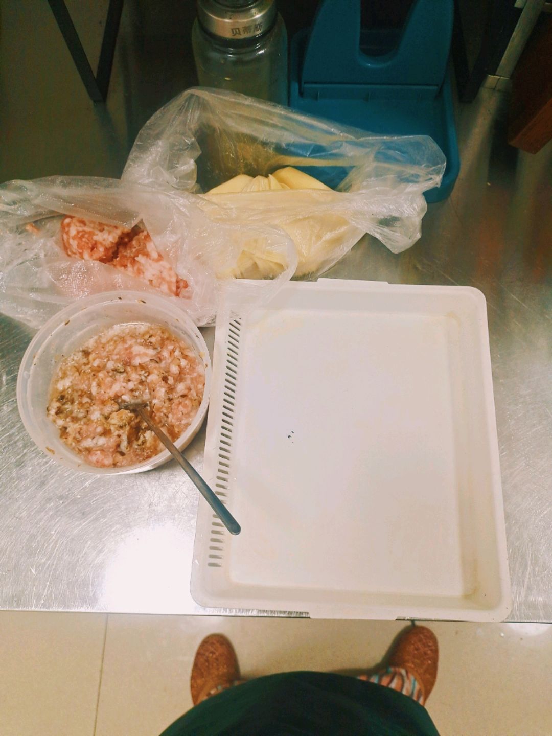 云南野生菌宴席～鸡枞鲜肉小馄饨