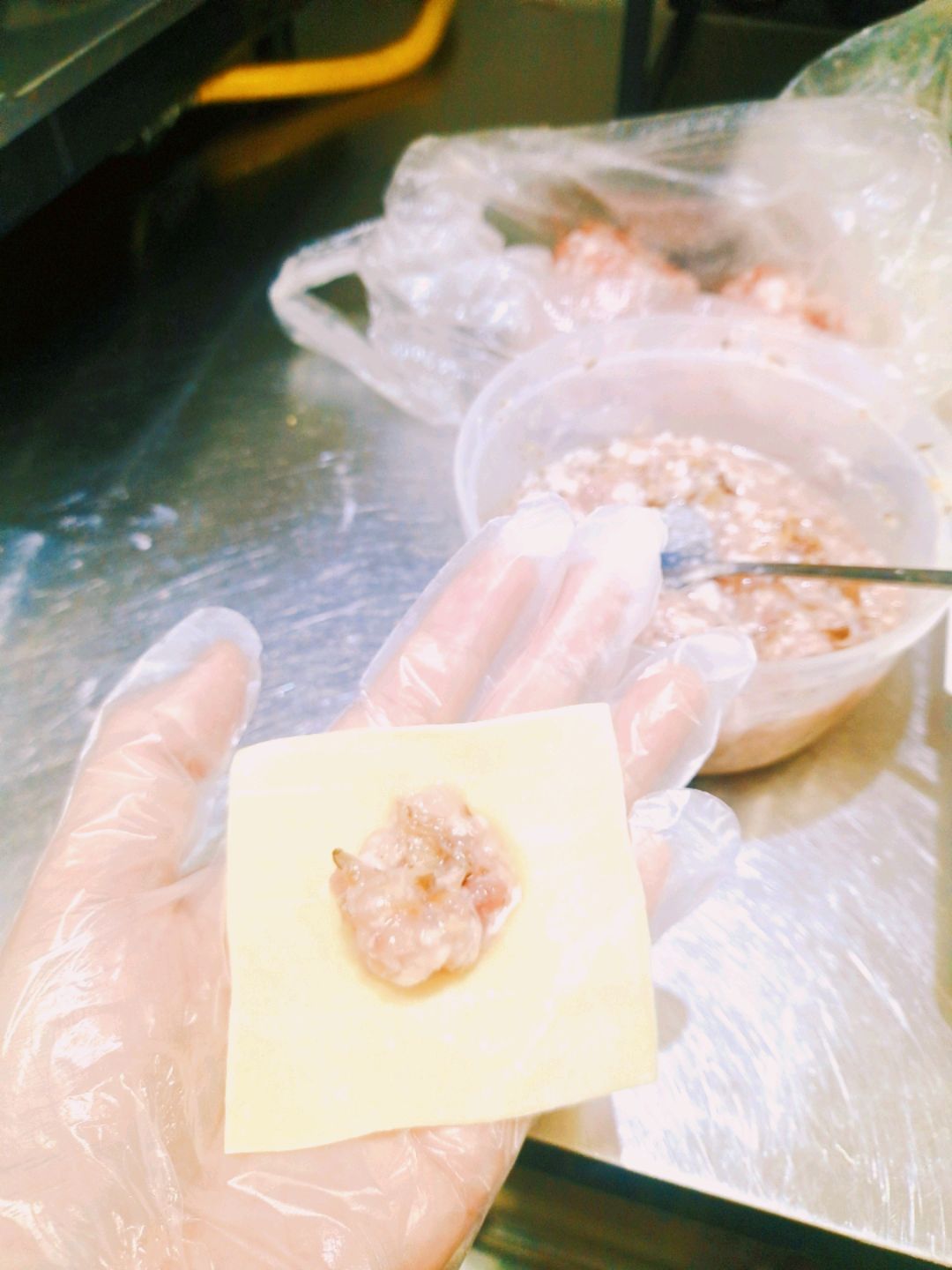 云南野生菌宴席～鸡枞鲜肉小馄饨