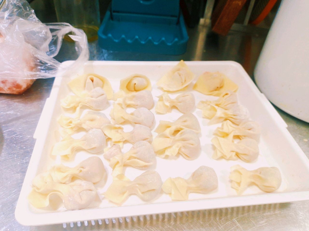 云南野生菌宴席～鸡枞鲜肉小馄饨