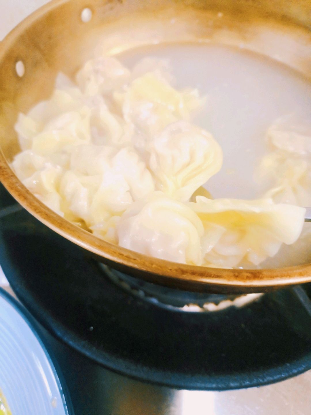 云南野生菌宴席～鸡枞鲜肉小馄饨
