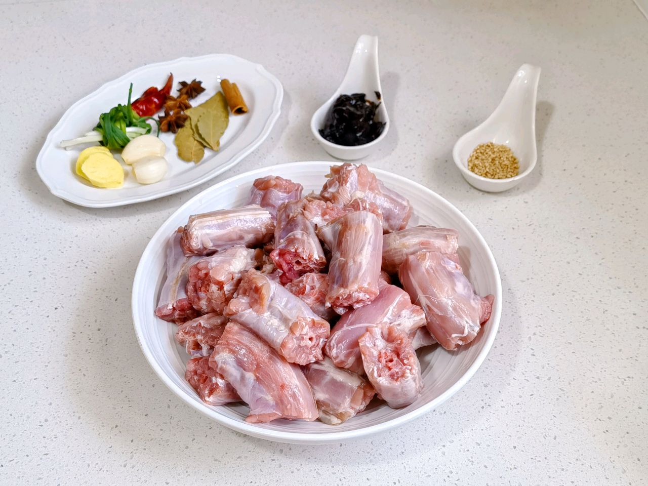 麻辣鸭脖