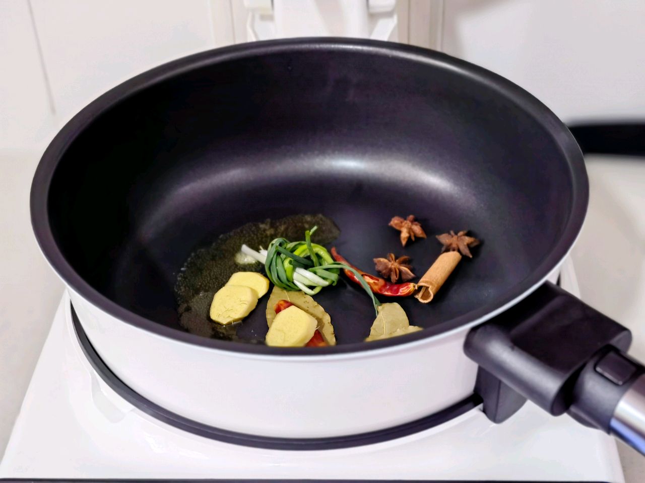 麻辣鸭脖