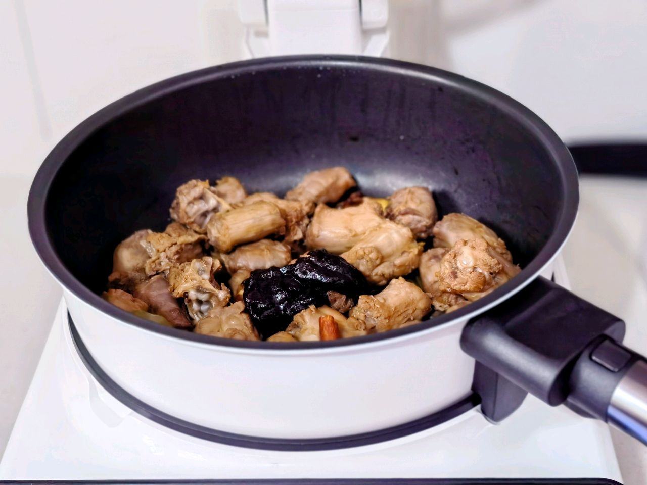 麻辣鸭脖